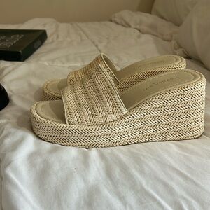 Platform sandals